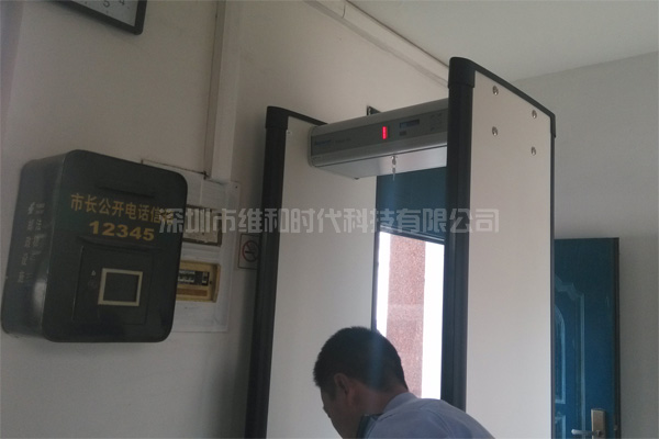 維和時(shí)代為淮安市人民政府供應(yīng)美國METOR6S進(jìn)口安檢門[圖文]