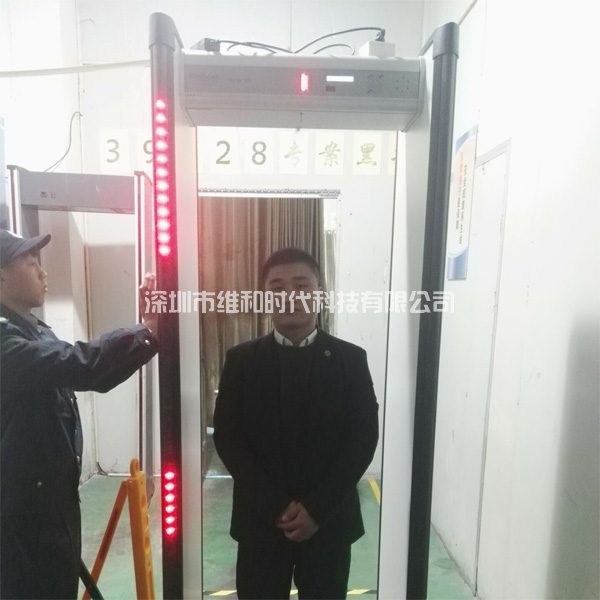 木門制造廠及鞋業(yè)廠家使用METOR6S進(jìn)口安檢門案例圖