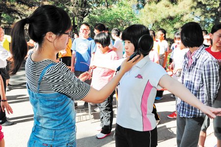 金屬探測儀最嚴(yán)格安檢把關(guān)吉林省高考考場[圖]