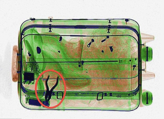 意公司揭露機(jī)場(chǎng)安檢員如何通過X光圖像辨認(rèn)違禁品