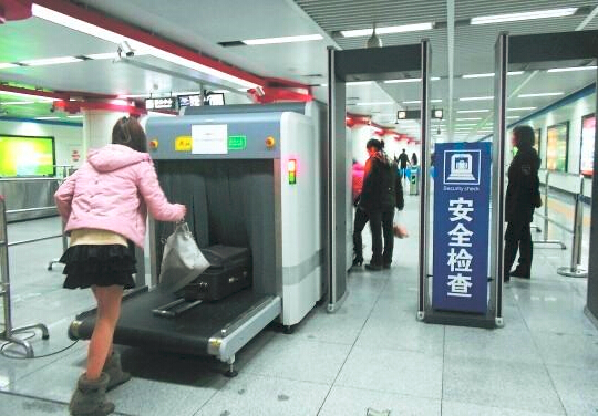 金屬探測安檢門為什么一般要和X光機(jī)配套使用？